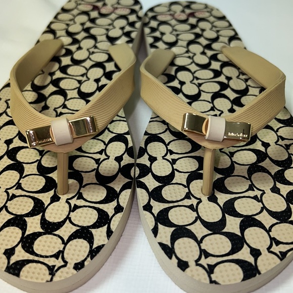 Coach Flip Flops - Picture 4 of 5